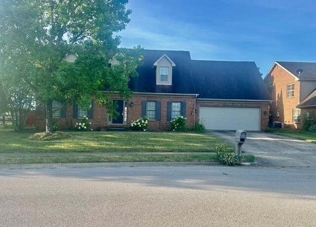 Property at 122 Locust Grove Ln, Versailles, KY 40383, 4 beds, 2.5 baths