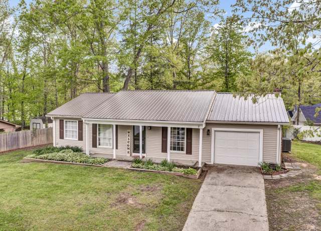 Property at 324 Circle Dr, Morehead, KY 40351, 3 beds, 2 baths