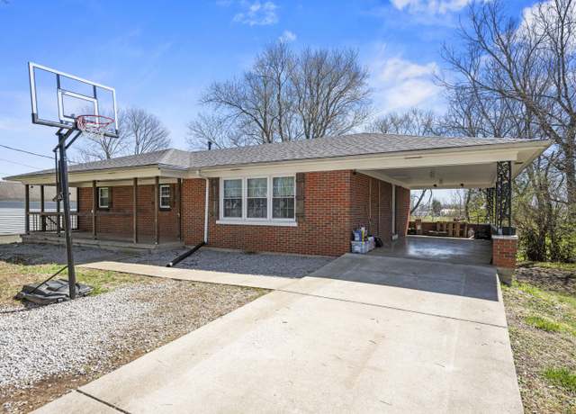 Property at 111 Rosstown Rd, Richmond, KY 40475, 3 beds, 1 bath