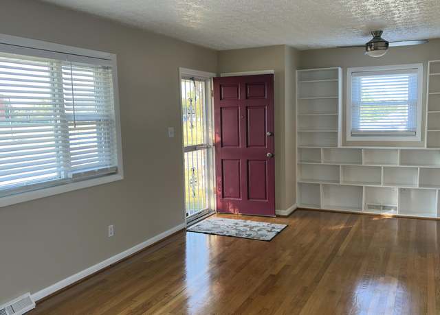 Property at 1916 Brynell Dr, Lexington, KY 40505, 4 beds, 2 baths