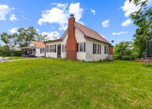 Property at 887 West Columbia Ave, Monticello, KY 42633, 4 beds, 1.5 baths