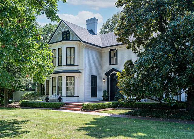 Property at 230 E Lexington Ave, Danville, KY 40422, 5 beds, 5.5 baths