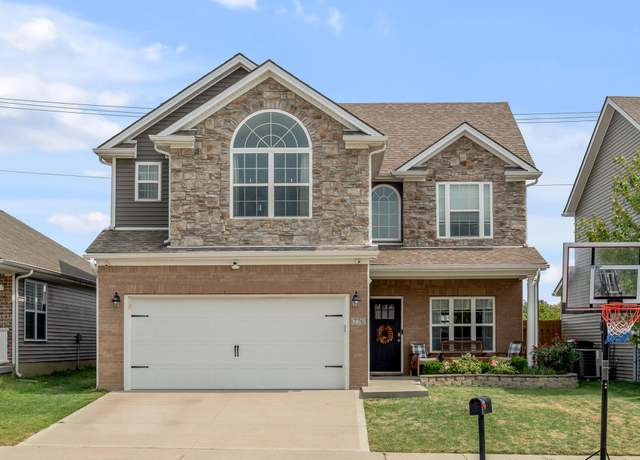 Property at 776 Halford Pl, Lexington, KY 40511, 4 beds, 2.5 baths