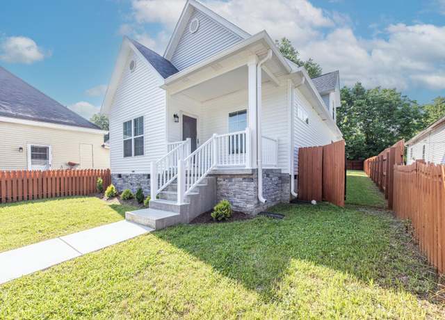 Property at 704 Vine St, Paris, KY 40361, 4 beds, 3 baths