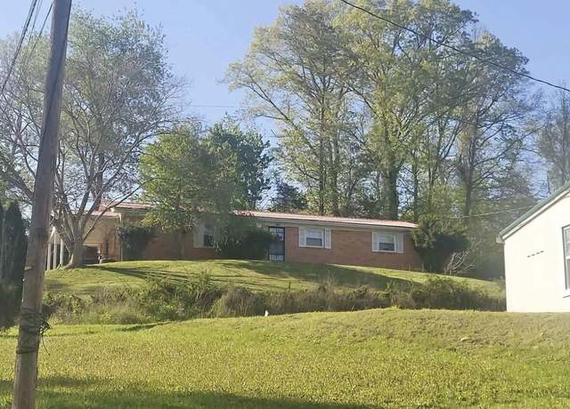 Property at 150 East 3rd St, Beattyville, KY 41311, 3 beds, 1 bath