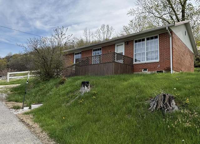 Property at 26 Oak St, West Liberty, KY 41472, 3 beds, 1 bath