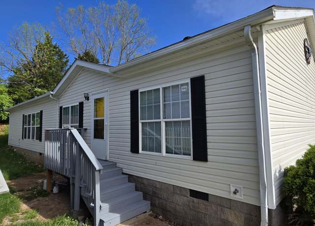 Property at 152 Hillview Ct, Frankfort, KY 40601, 3 beds, 2 baths