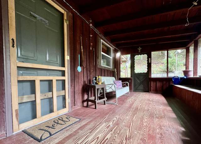 Property at 1665 Clark Bottom Rd, London, KY 40744, 3 beds, 1 bath