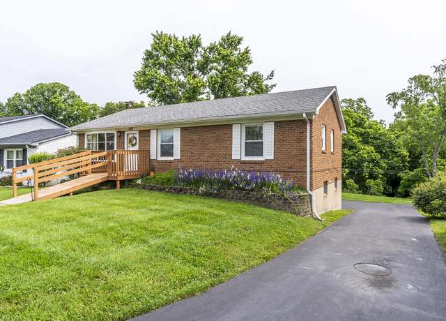 Property at 307 East Tiverton Way, Lexington, KY 40517, 4 beds, 2.5 baths