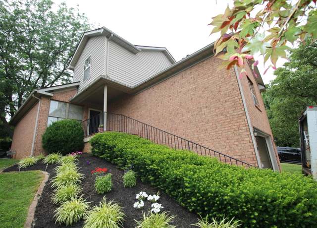 Property at 2248 Valencia Dr, Lexington, KY 40513, 4 beds, 2.5 baths