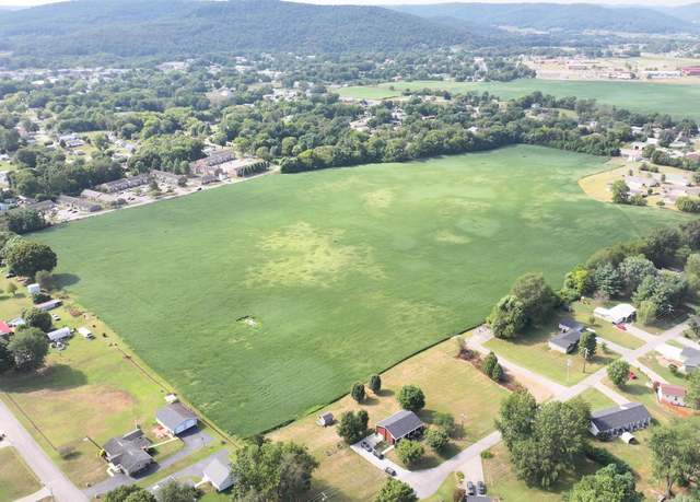 Property at 404 Hillrise Dr, Monticello, KY 42633