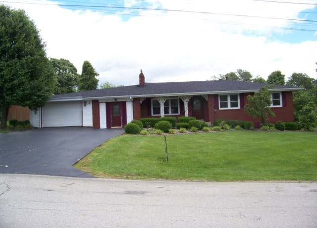 Property at 523 Highland Ave, Mt Sterling, KY 40353, 3 beds, 2 baths