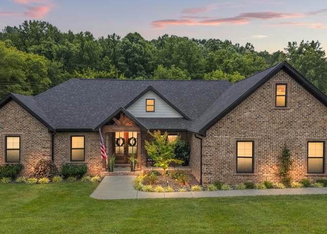 Property at 931 South Dogwood Dr, Berea, KY 40403, 4 beds, 2.5 baths