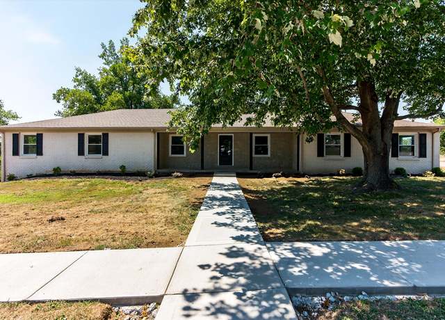 Property at 300 Linden Ln, Nicholasville, KY 40356, 5 beds, 2.5 baths