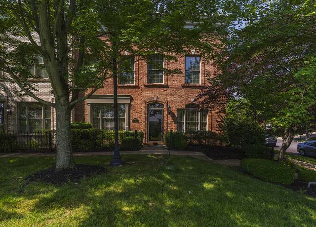 Property at 988 Village Green Ave, Lexington, KY 40509, 4 beds, 2.5 baths