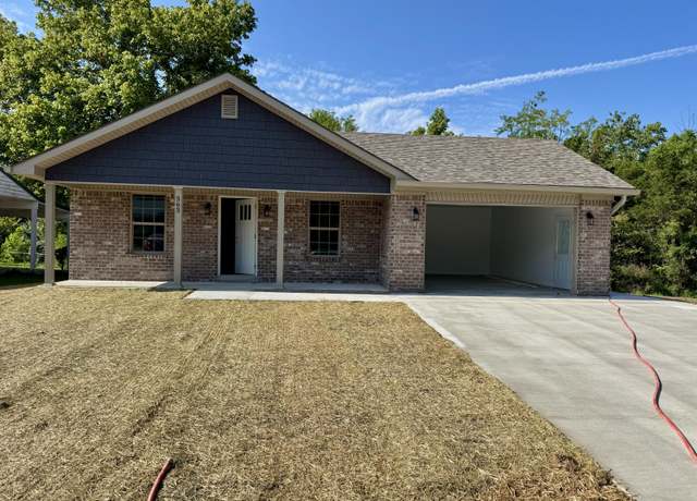 Property at 363 Baldwin St, Berea, KY 40403, 3 beds, 2 baths