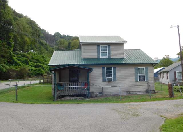 Property at 3 James Ct, Evarts, KY 40828, 3 beds, 2 baths