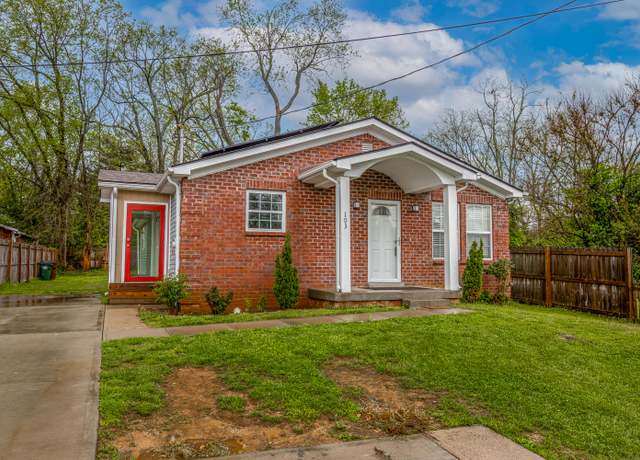 Property at 103 Mack St, Versailles, KY 40383, 4 beds, 2.5 baths