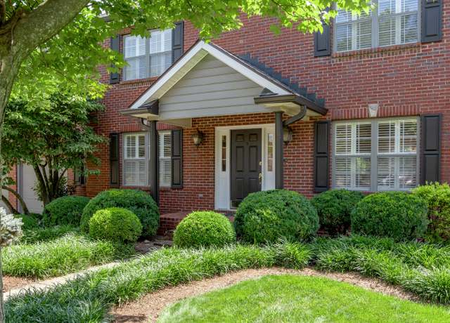 Property at 2609 Idlewood Dr, Lexington, KY 40513, 3 beds, 4 baths