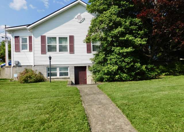 Property at 302 8th St, Ravenna, KY 40472, 2 beds, 1 bath