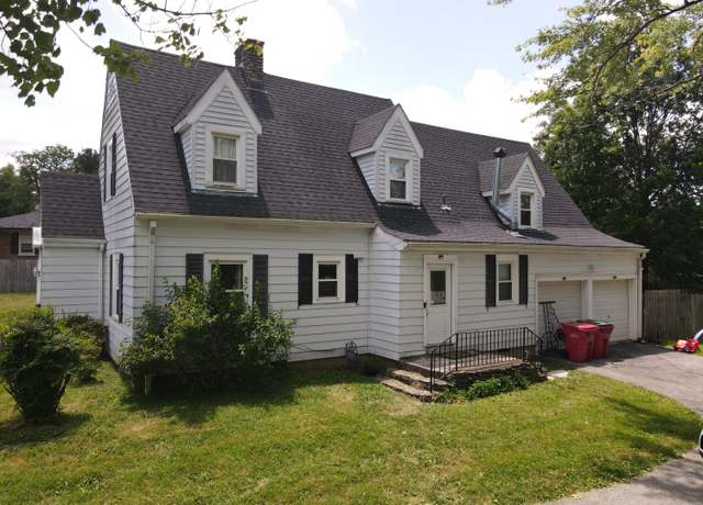 Property at 100 Westover Rd, Frankfort, KY 40601, 3 beds, 2.5 baths