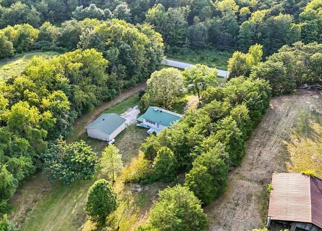 Property at 2498 Spout Springs Rd, Irvine, KY 40336, 3 beds, 1.5 baths