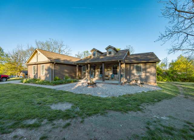 Property at 224 East 19th St, Paris, KY 40361, 3 beds, 2 baths