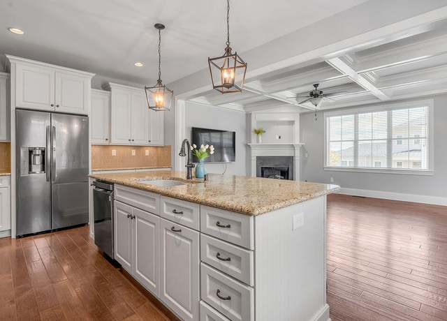 Property at 110 Petunia Ct, Nicholasville, KY 40356, 3 beds, 4 baths