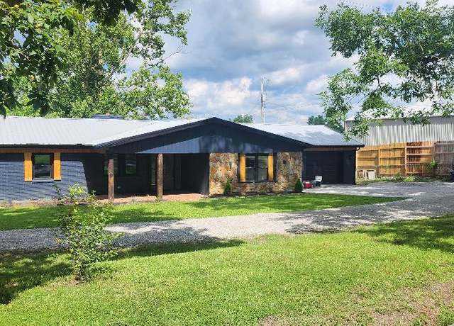 Property at 224 Red Bird Lane Ln, London, KY 40744, 4 beds, 2 baths