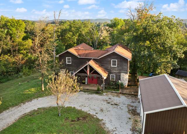 Property at 2373 Mark Welborn Rd, Somerset, KY 42503, 4 beds, 4 baths