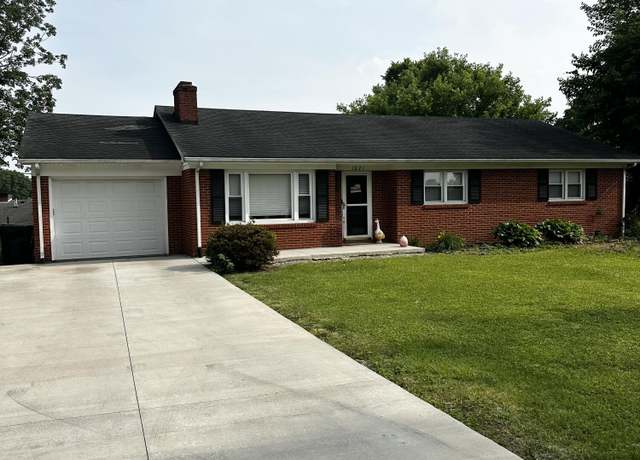 Property at 1021 Arapaho Trl, Frankfort, KY 40601, 3 beds, 3 baths