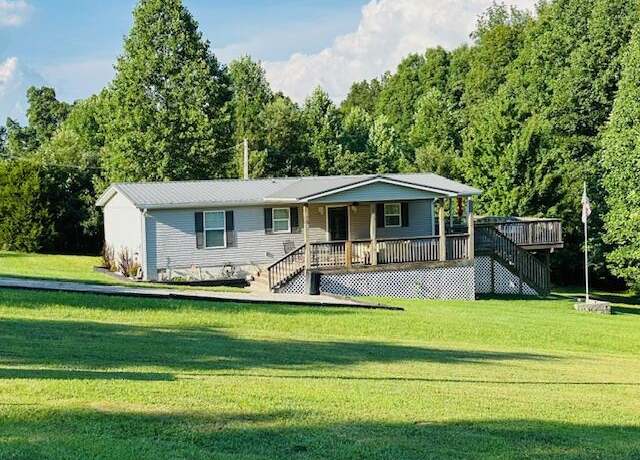 Property at 146 Dock Holiday Rd, Russell Springs, KY 42642, 3 beds, 2 baths