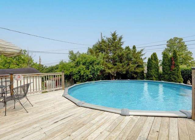 Property at 1253 Keeneland Ct, Lexington, KY 40517, 3 beds, 1.5 baths