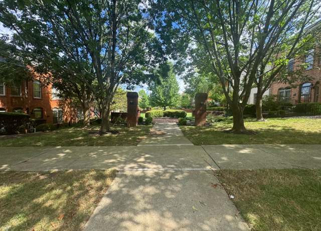 Property at 960 Village Green Ave, Lexington, KY 40509, 3 beds, 2.5 baths