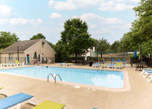 Property at 4205 Canterbury Green Way, Lexington, KY 40514, 2 beds, 2 baths
