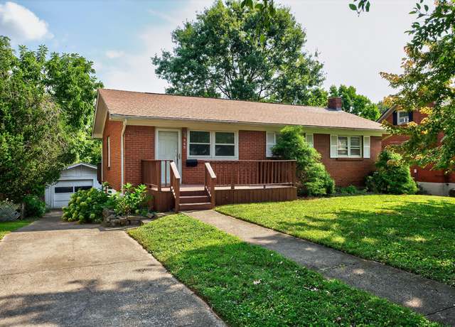 Property at 965 Fredericksburg Rd, Lexington, KY 40504, 4 beds, 2 baths