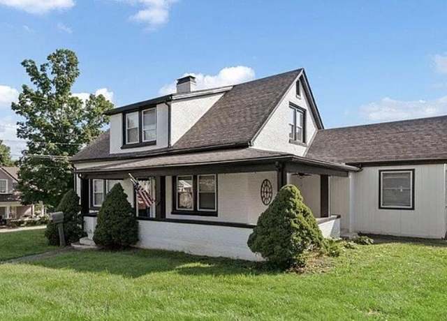 Property at 408 Merchant St, Columbia, KY 42728, 4 beds, 2 baths