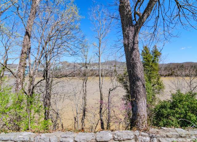 Property at 906 East Lakeshore Dr, Burnside, KY 42519, 3 beds, 2 baths