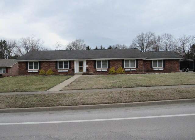 Property at 3457 Clays Mill Rd, Lexington, KY 40503, 3 beds, 2.5 baths