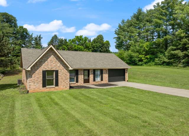 Property at 111 Whispering Oaks Dr, Somerset, KY 42503, 3 beds, 2 baths