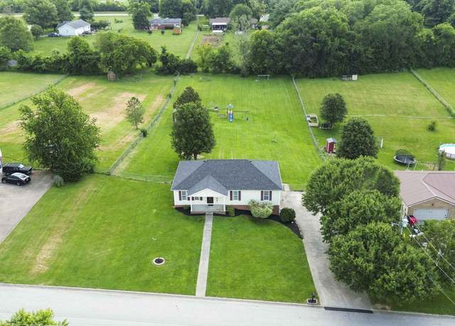 Property at 329 Brandon Ct, Berea, KY 40403, 3 beds, 2 baths