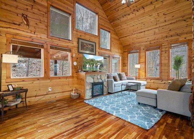 Property at 225 Platinum Dr, Slade, KY 40376, 1 bed, 1 bath