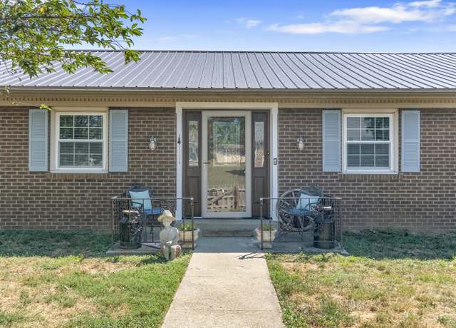 Property at 304 Weil Ln, Nicholasville, KY 40356, 5 beds, 2 baths