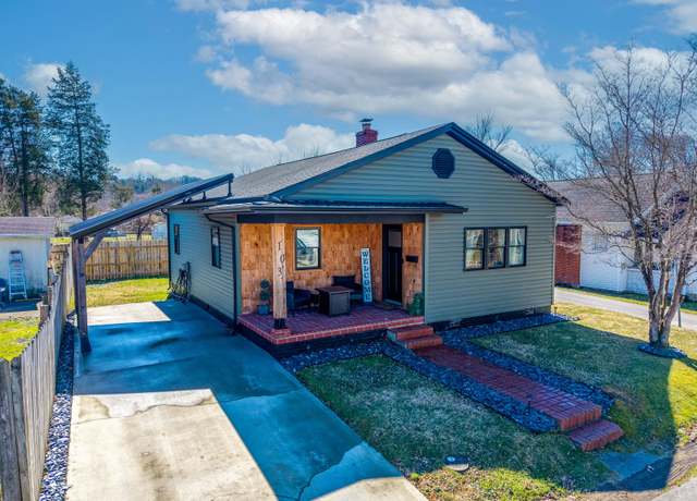 Property at 103 Walnut St, Barbourville, KY 40906, 2 beds, 1 bath
