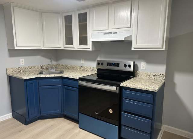 Property at 415.5 Chestnut St, Georgetown, KY 40324, 2 beds, 2 baths