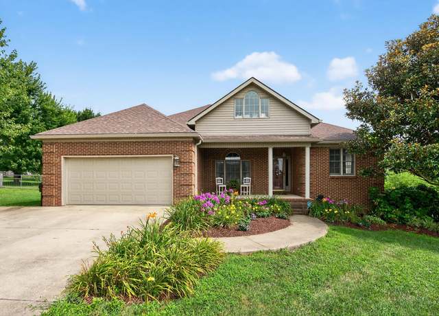 Property at 210 Squires Pointe Rd, Paris, KY 40361, 5 beds, 3 baths