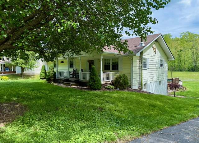 Property at 1695 Christy Creek Rd, Morehead, KY 40351, 3 beds, 2.5 baths