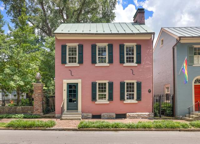 Property at 220 Market St, Lexington, KY 40507, 3 beds, 3 baths
