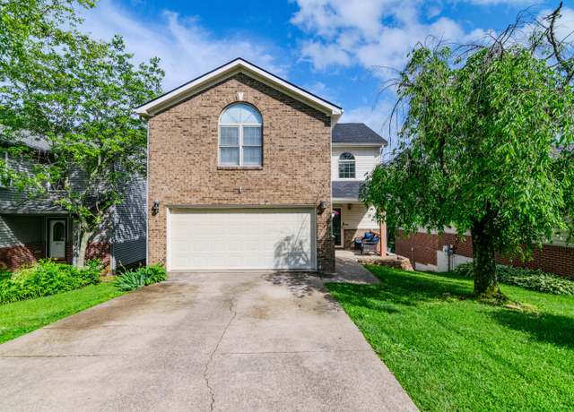 Property at 330 Village Dr, Frankfort, KY 40601, 3 beds, 3.5 baths