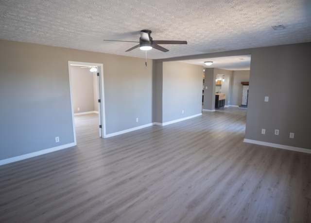 Property at 660 Jones Knob Rd, Somerset, KY 42501, 4 beds, 2 baths